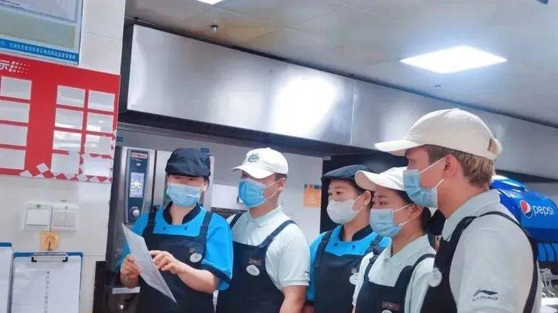 零食行业十大品牌对比：揭秘优缺点与选购技巧