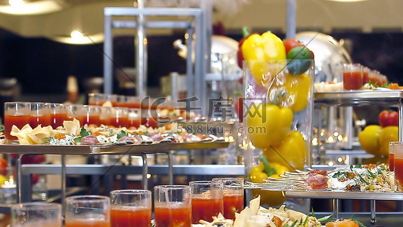 办公室零食批发，如何选择一件代发服务商？**